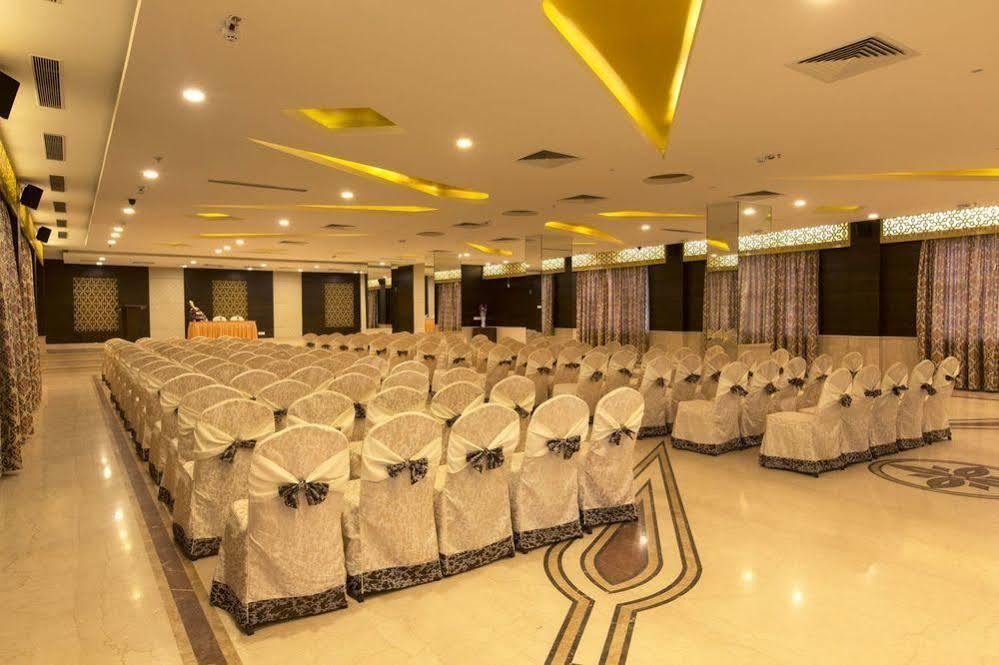 The President Hotel Hubli Exterior photo