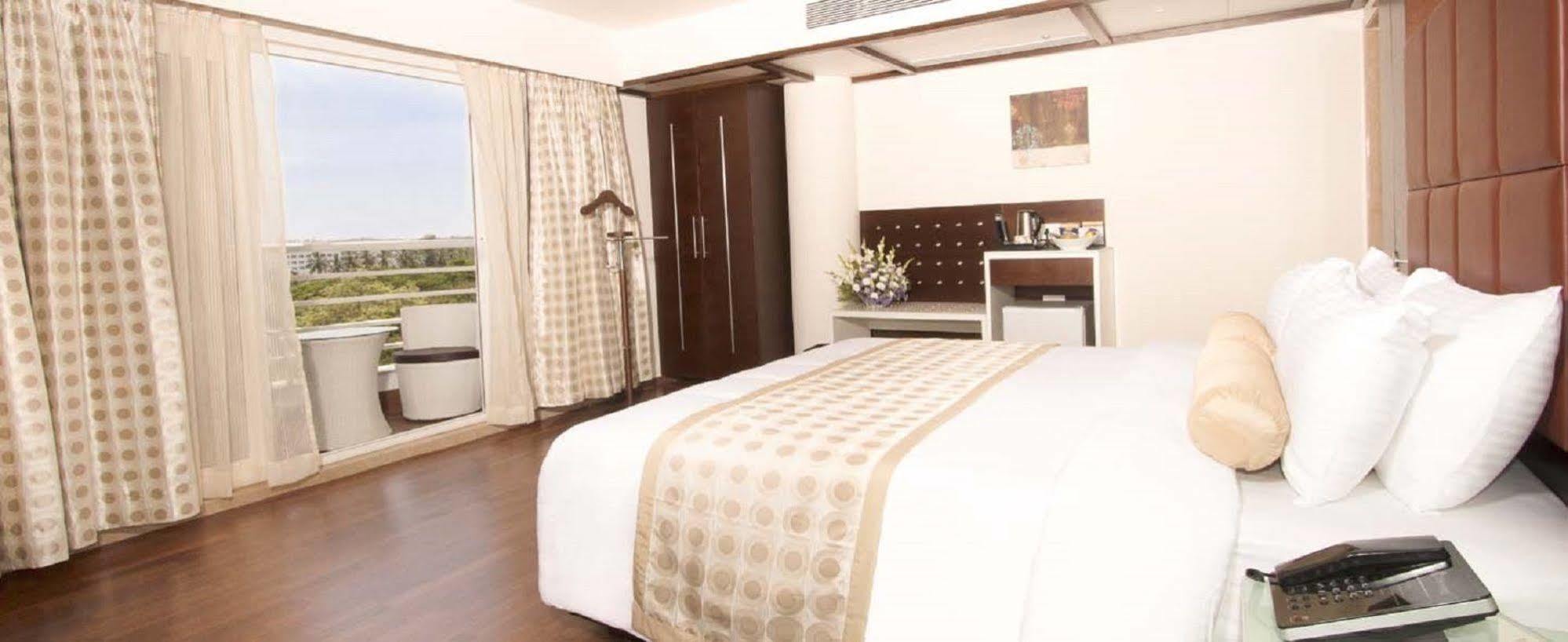 The President Hotel Hubli Exterior photo