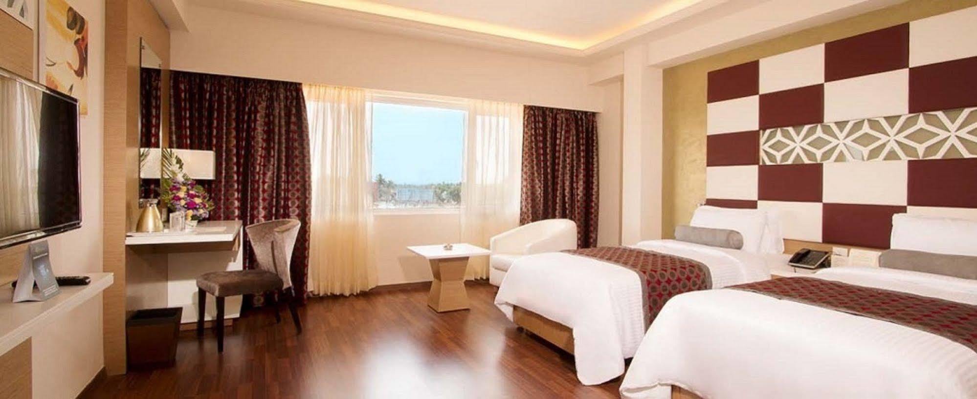 The President Hotel Hubli Exterior photo